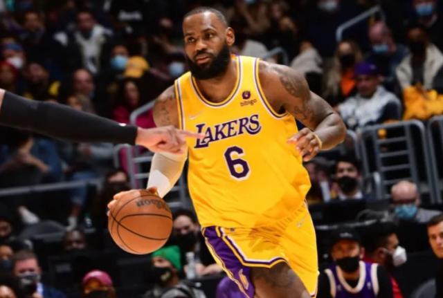 开云-近5场进攻效率联盟第2 老詹才是湖人进攻唯一答案