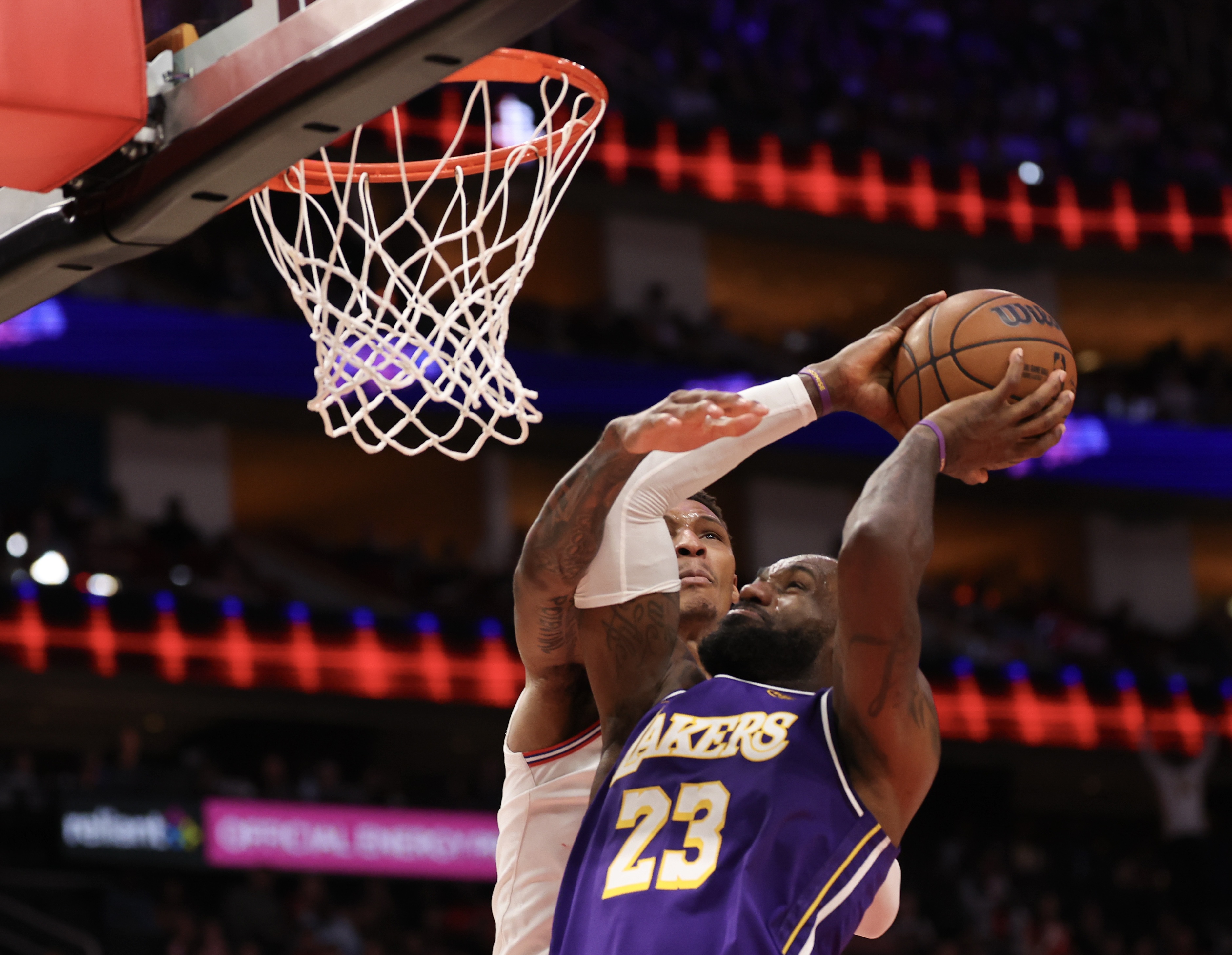 开云登录-高管&amp;球探的季后赛观察：湖人给火箭送人头 哈登防守不如梅里尔